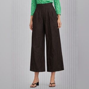 NWOT Wide Leg Cropped Pants